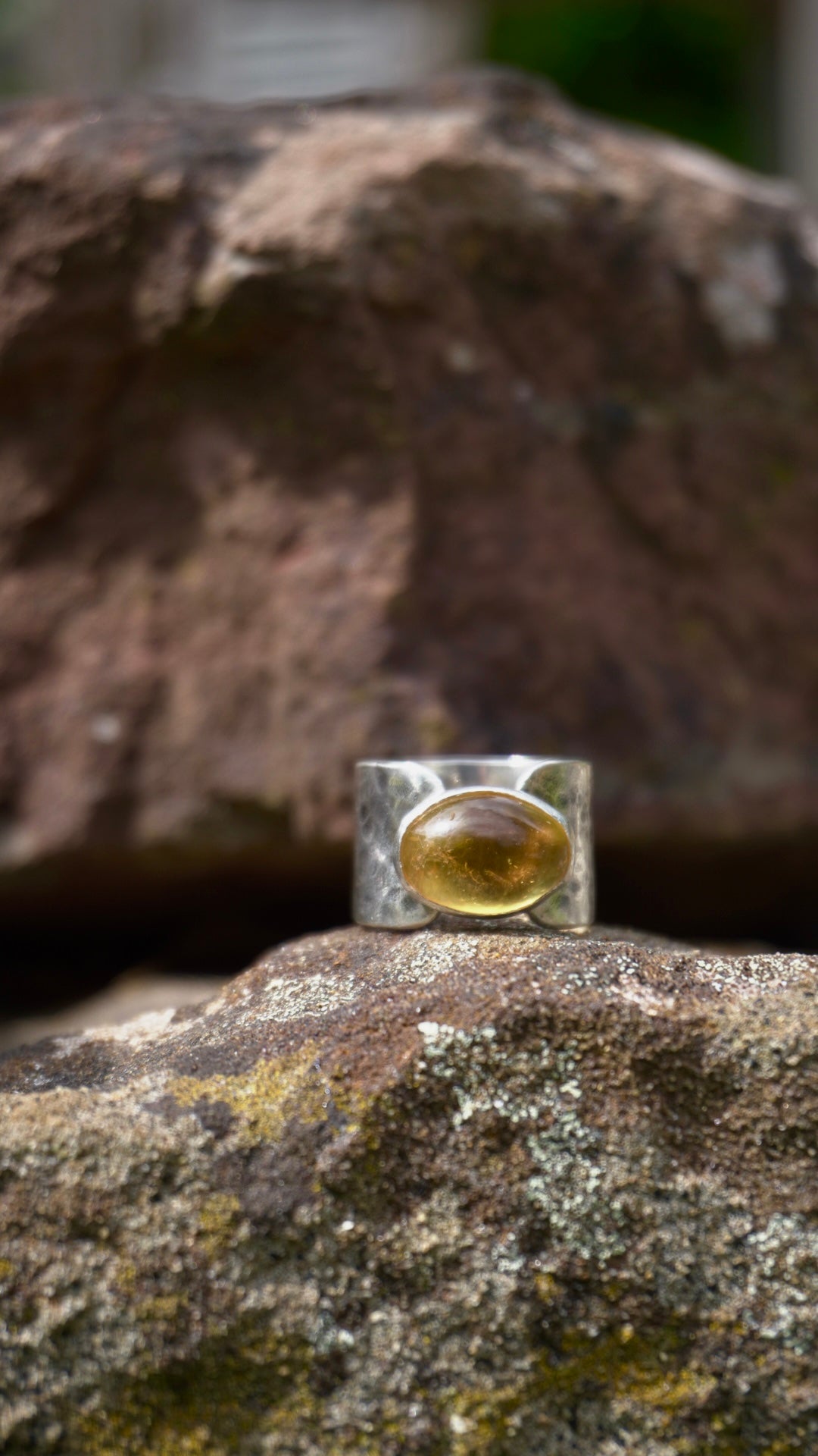 Oval Citrine Dappled-Light Ring